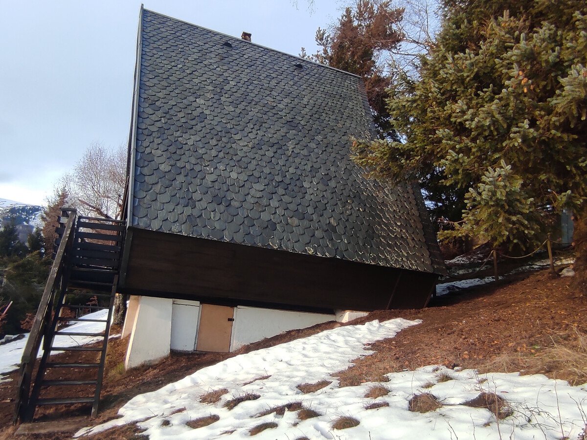 Chalet montagnard avec balcon, proche piste et centre