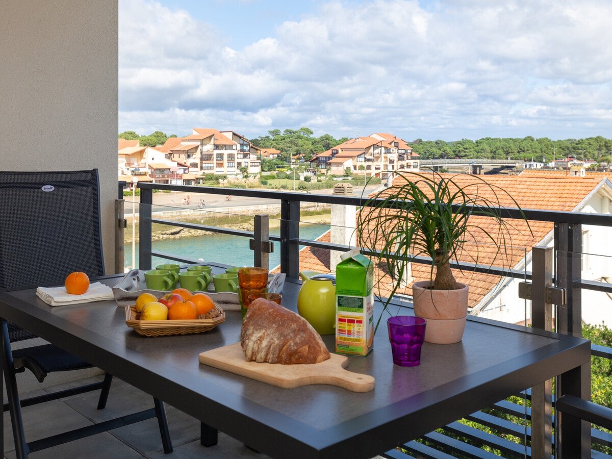 Superbe appartement neuf à deux pas de la plage avec balcon et parking privé à Capbreton