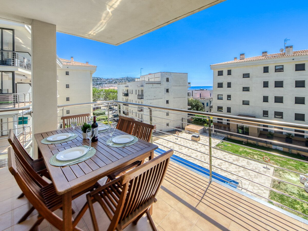 Appartement moderne 2 ch à Roses, à 100m de la plage